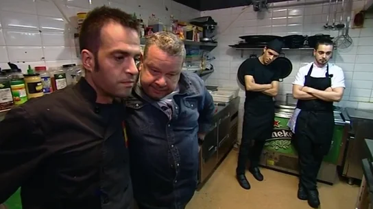 Alberto Chicote ve la sucia cocina del 'Sukur' Alberto Chicote ve la sucia cocina del 'Sukur'