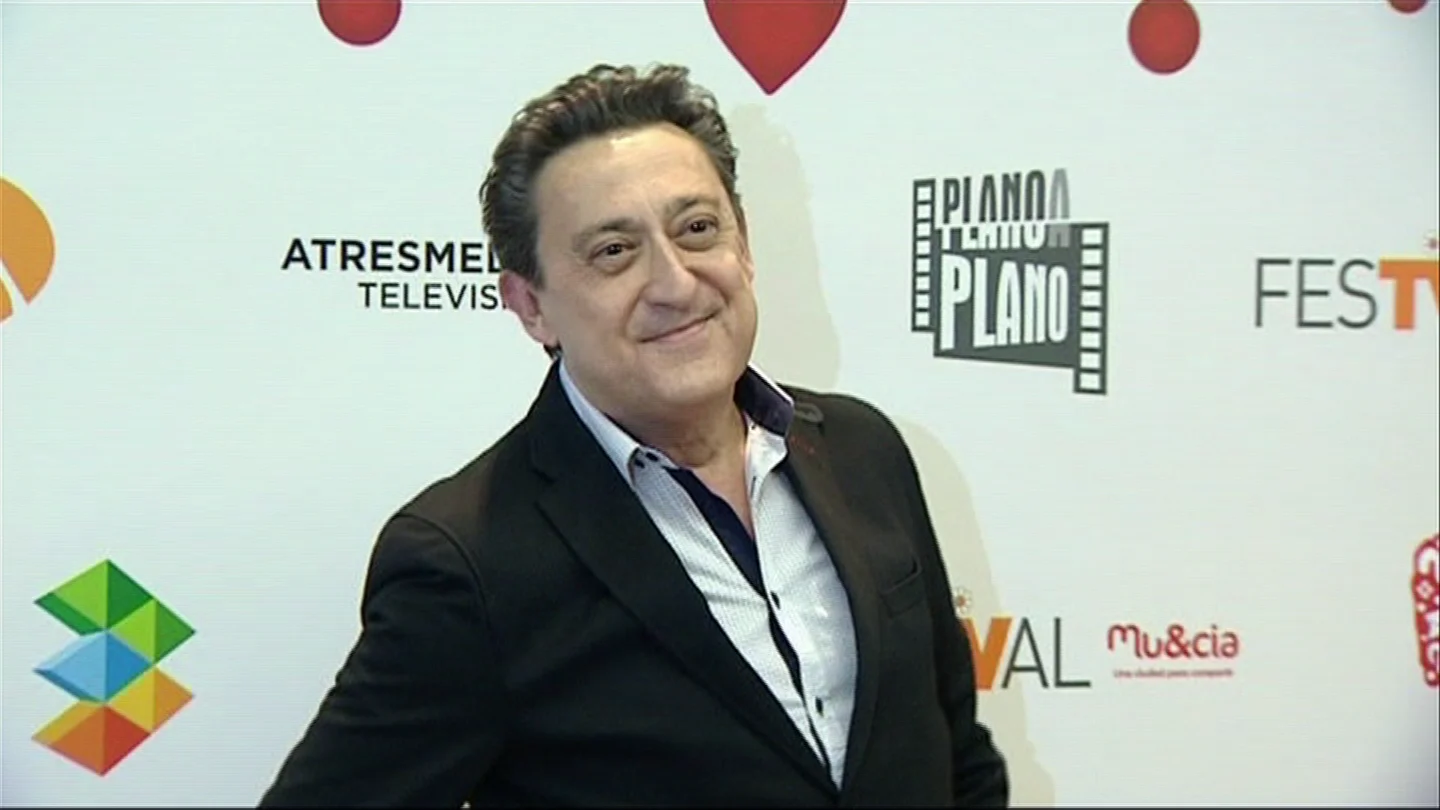 Manu Sánchez recibe a Mariano Peña en 'El último Mono' Manu Sánchez recibe a Mariano Peña en 'El último Mono'