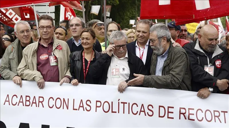 Los secretarios generales de CCOO, Fernández Toxo, y de UGT, Méndez