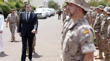 Rajoy, en la Escuela de Mantenimiento de la Paz, en Mali.