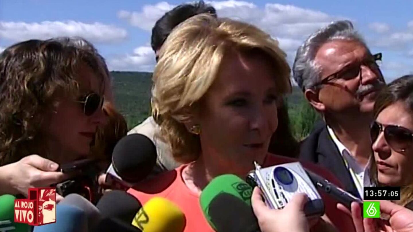 Esperanza Aguirre habla ante los medios
