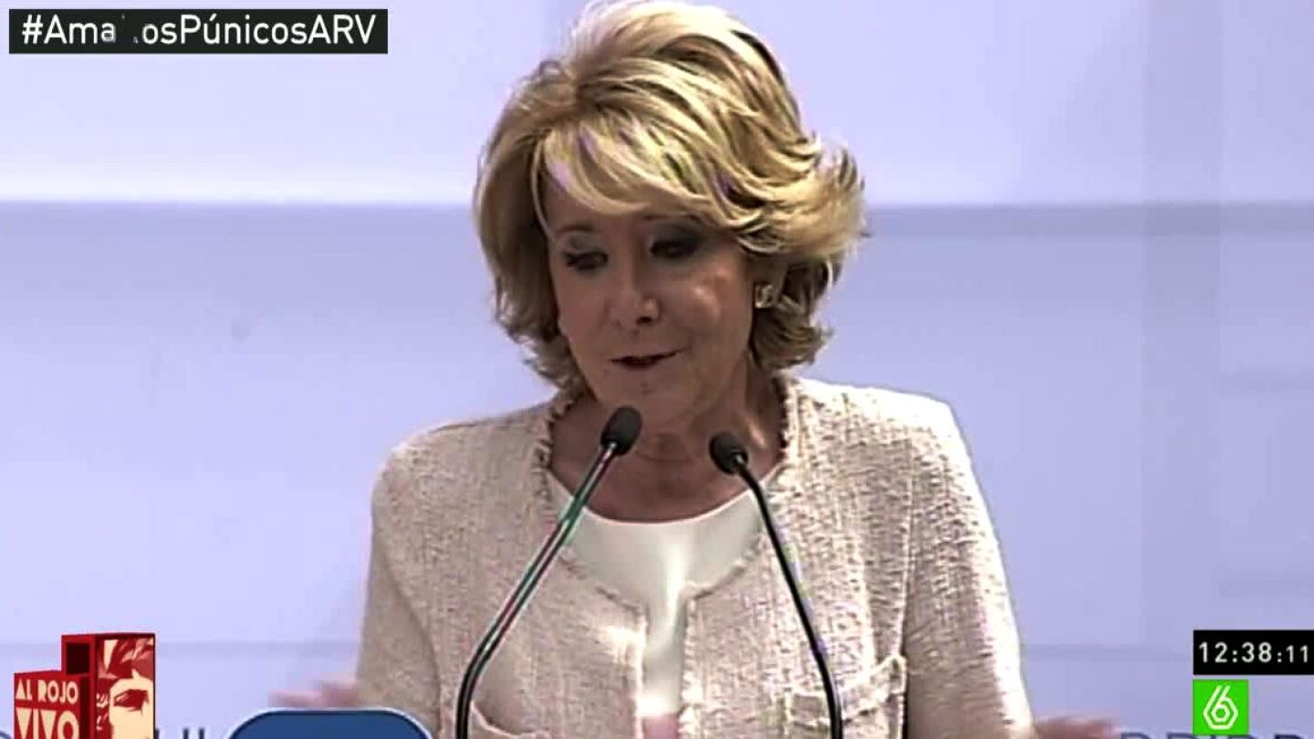 Esperanza Aguirre habla ante los medios