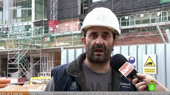 Un albañil, indignado por los piropos de las mujeres Un albañil, indignado por los piropos de las mujeres