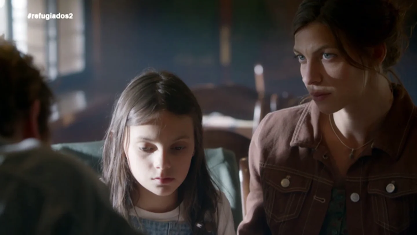 Emma se cita con Thomas Emma se cita con Thomas