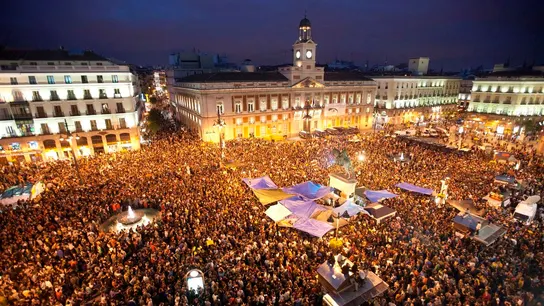 La puerta del Sol repleta de gente en el 15M La puerta del Sol repleta de gente en el 15M
