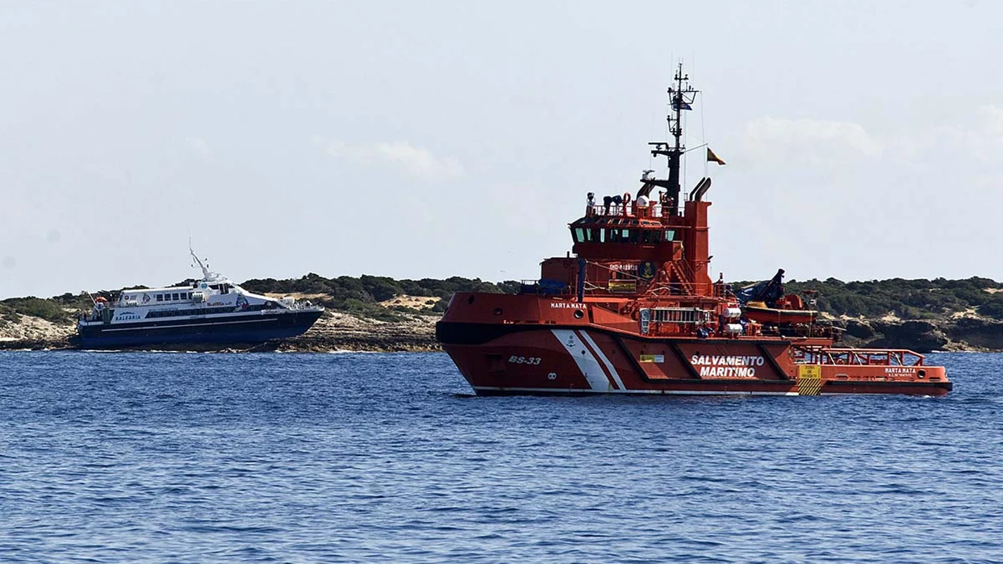Mueren tres tripulantes de un barco de recreo francés en aguas de Formentera Mueren tres tripulantes de un barco de recreo francés en aguas de Formentera