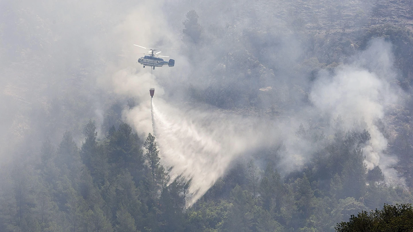 El incendio de Pego, Alicante, está estabilizado pero no controlado El incendio de Pego, Alicante, está estabilizado pero no controlado