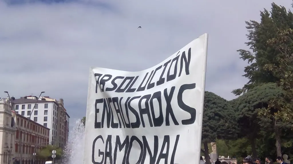 Vecinos de Gamonal y mineros de Asturias y León protestan ante Rajoy Vecinos de Gamonal y mineros de Asturias y León protestan ante Rajoy