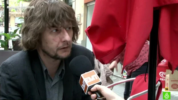 Un hombre lleva en un bar 10 años esperando la cuenta