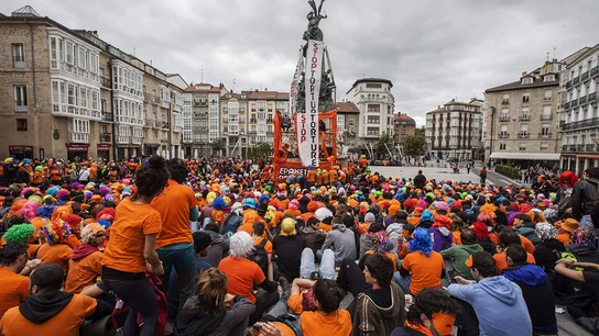 Inician el desalojo de los concentrados a favor de Segi en Vitoria Inician el desalojo de los concentrados a favor de Segi en Vitoria
