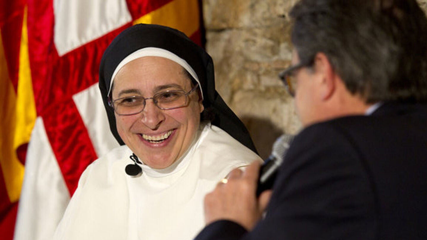 Sor Luc&iacute;a