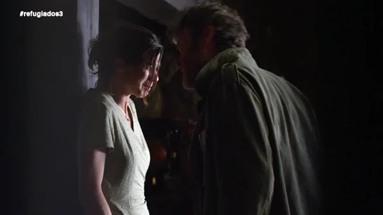 Óscar amenaza a Emma Óscar amenaza a Emma