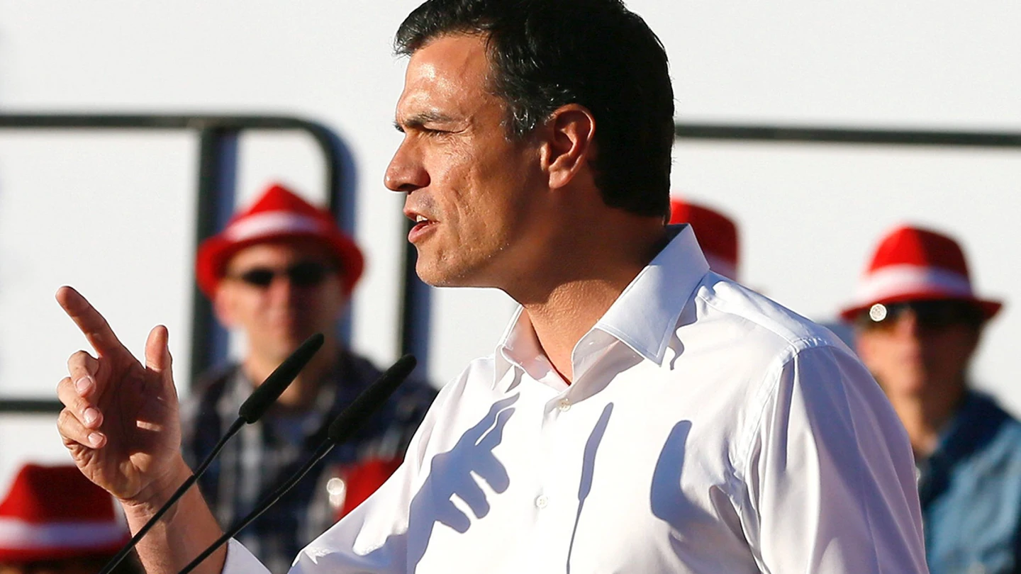Pedro Sánchez durante su intervención en el acto electoral de cierre de campaña Pedro Sánchez durante su intervención en el acto electoral de cierre de campaña