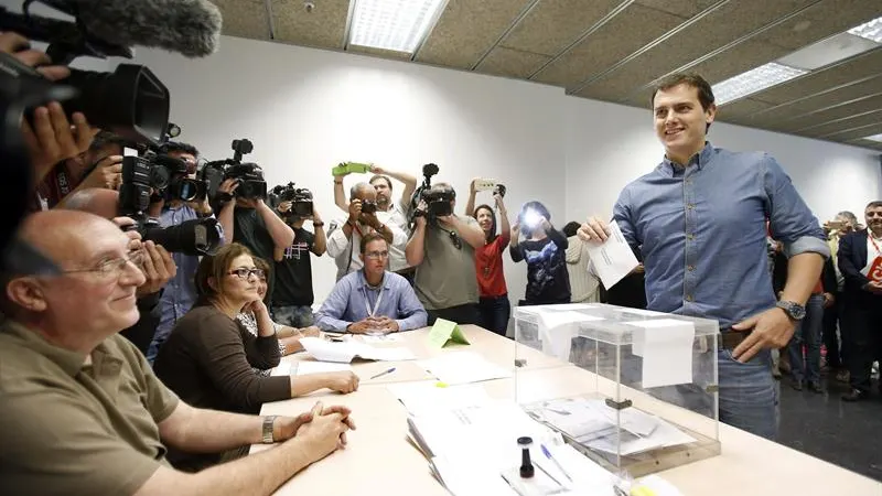 Albert Rivera vota en Barcelona