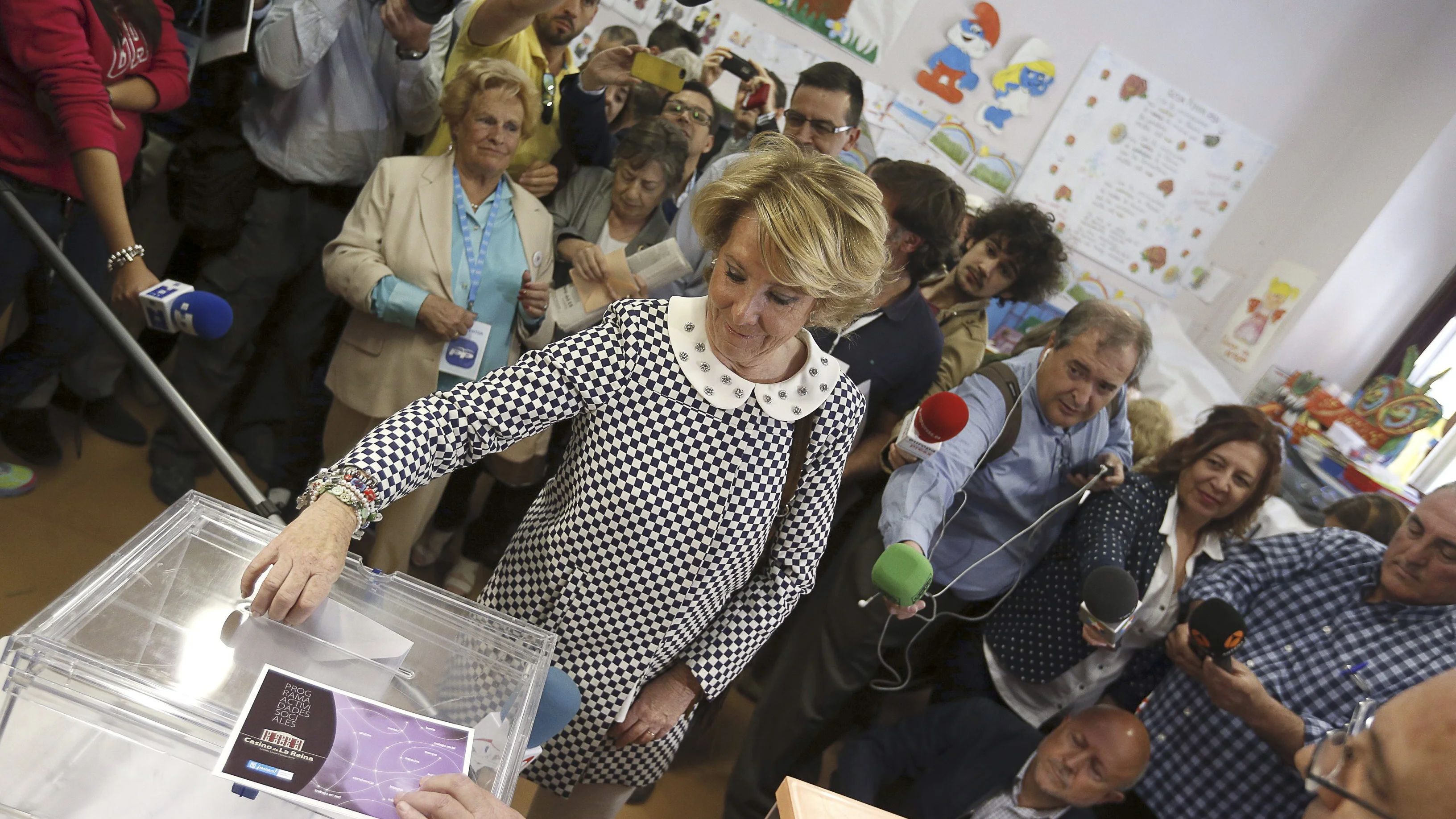 Esperanza Aguirre espera que el Espíritu Santo "inspire" a los madrileños Esperanza Aguirre espera que el Espíritu Santo "inspire" a los madrileños