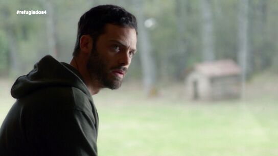 &Aacute;lex habla con Emma