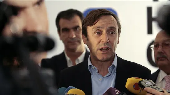 Rafael Hernando habla ante los medios Rafael Hernando habla ante los medios