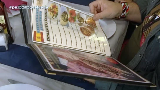 Alberto Chicote echa un vistazo a la carta de 'El Puerto' Alberto Chicote echa un vistazo a la carta de 'El Puerto'