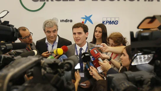 Albert Rivera ante los medios de comunicación Albert Rivera ante los medios de comunicación
