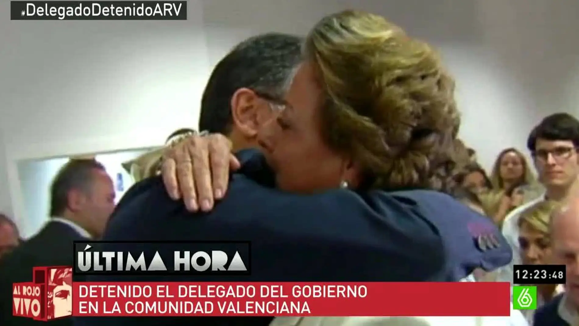 Castellano se abraza a Rita Barberá