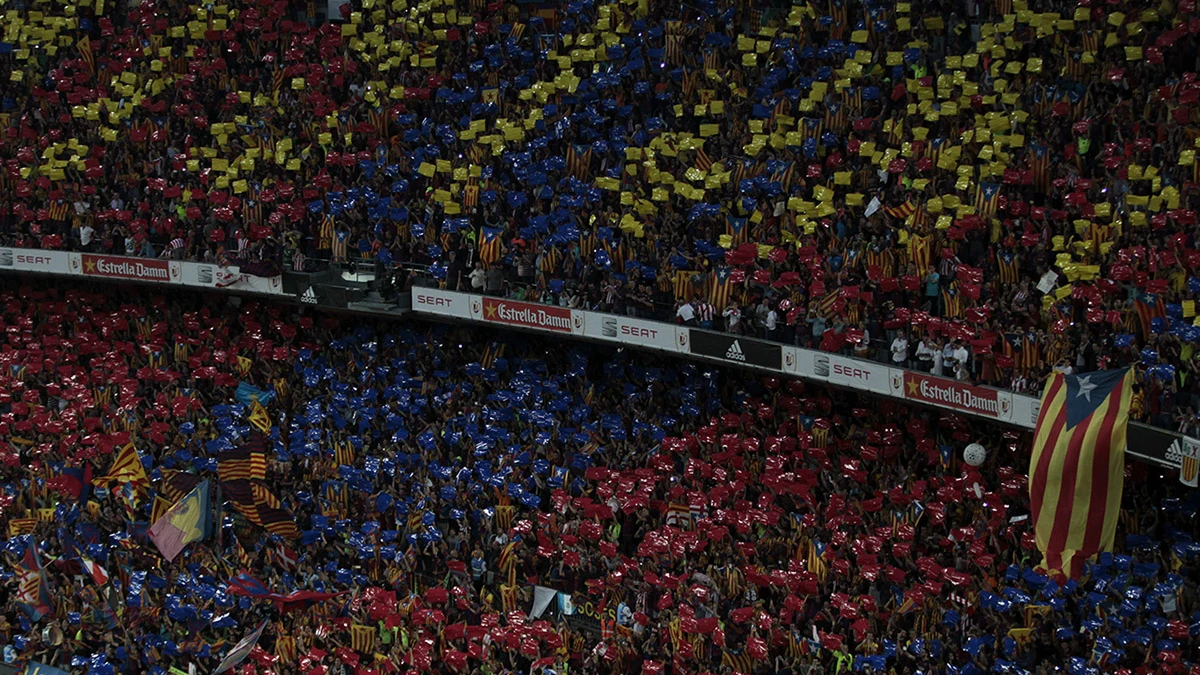 La afición culé en el Camp Nou