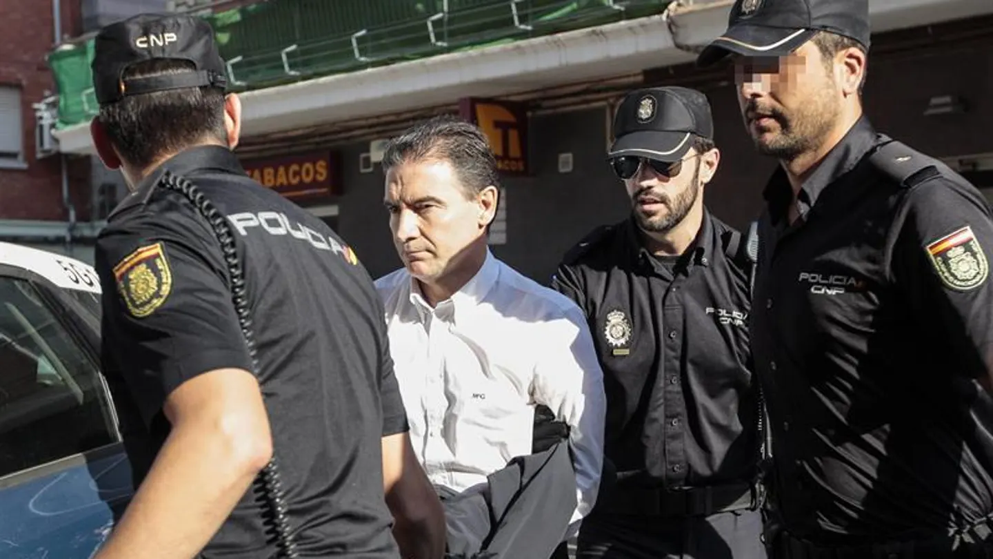 Serafín Castellano a su salida de los juzgados de Sagunto Serafín Castellano a su salida de los juzgados de Sagunto