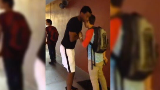 Un 'malote' de instituto intenta abusar de un joven y &eacute;ste le rompe una botella en la cara