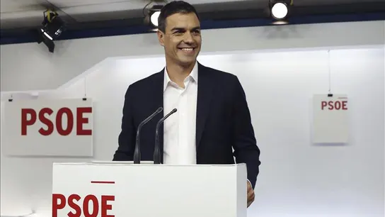 Rajoy y Sánchez no hablan de pactos pero sí de la situación política general Rajoy y Sánchez no hablan de pactos pero sí de la situación política general