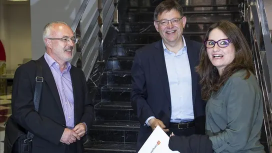 Continua el 'tira y afloja' entre Compromís y el Psoe para ocupar el sillón de la presidencia en la Comunidad Valenciana. Continua el 'tira y afloja' entre Compromís y el Psoe para ocupar el sillón de la presidencia en la Comunidad Valenciana.