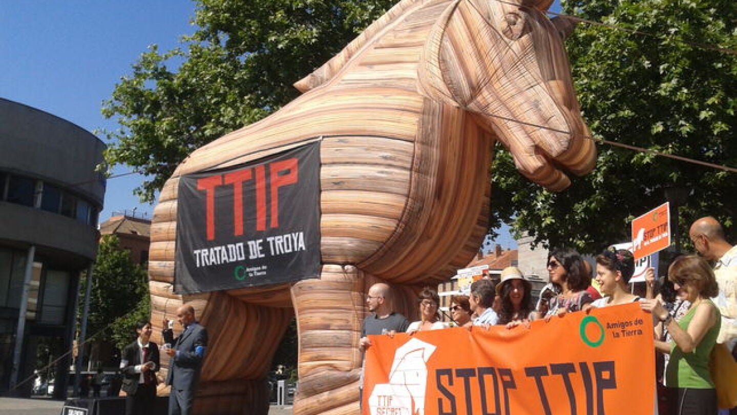 Manifestaci&oacute;n contra el TTIP entre la UE y EEUU