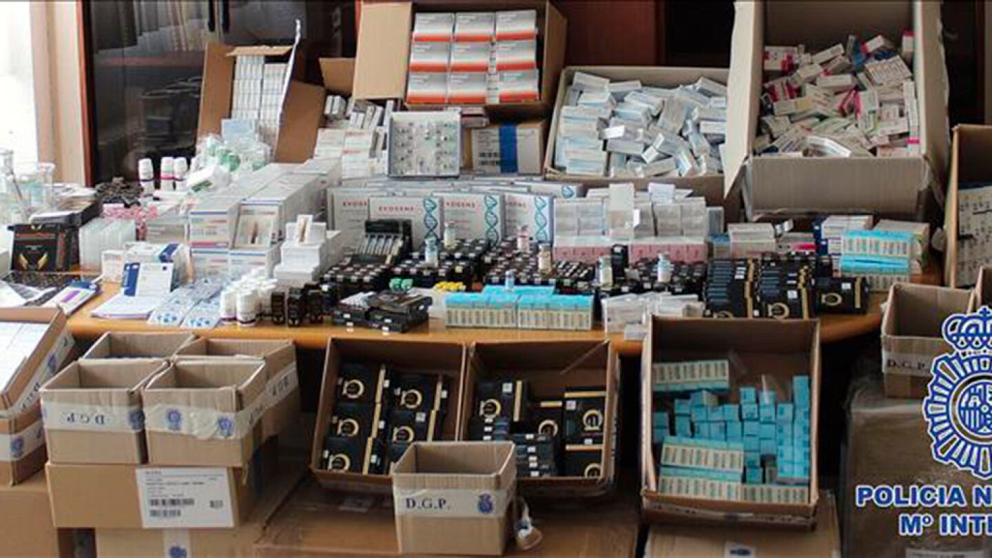 Cuatro personas detenidas acusadas de vender 120 kilos de anabolizantes que distribu&iacute;a una tienda en Madrid