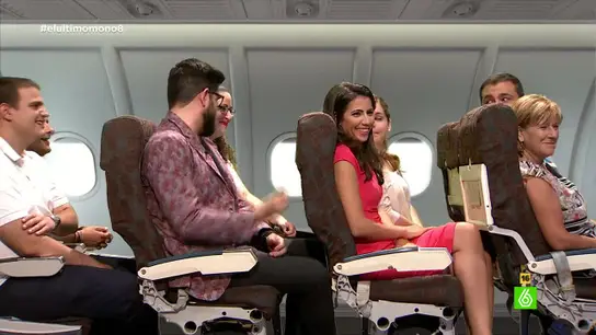 Ana Pastor en un avión Ana Pastor en un avión