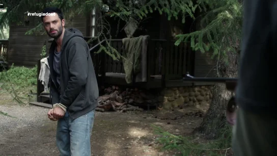 Álex conoce al cazador que mató a su mujer Álex conoce al cazador que mató a su mujer