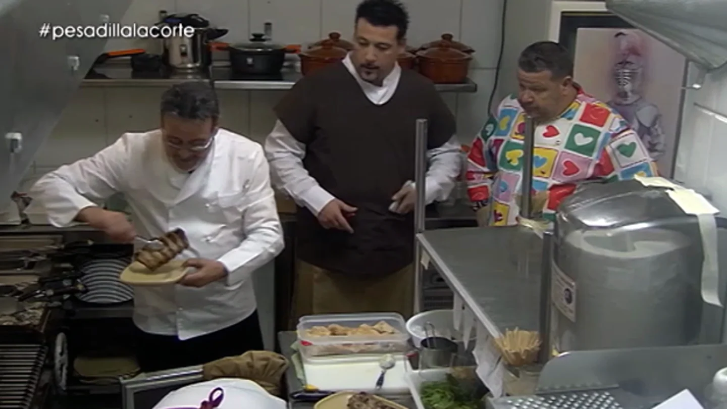 El caótico servicio de reapertura de 'La Corte' El caótico servicio de reapertura de 'La Corte'