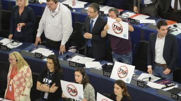 Protesta en el Parlamento Europeo contra el TTIP