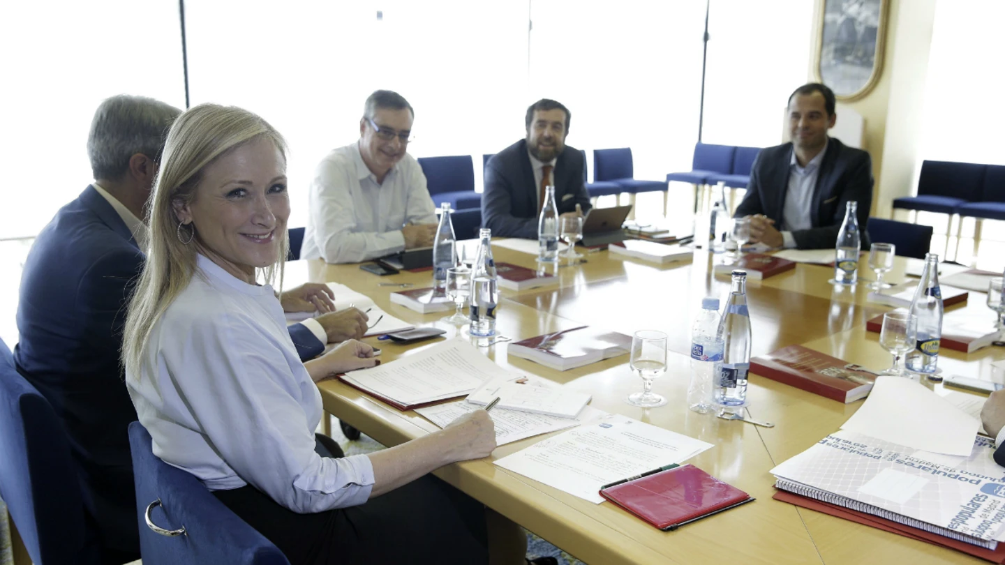 Cifuentes y Aguado, en una reunión Cifuentes y Aguado, en una reunión