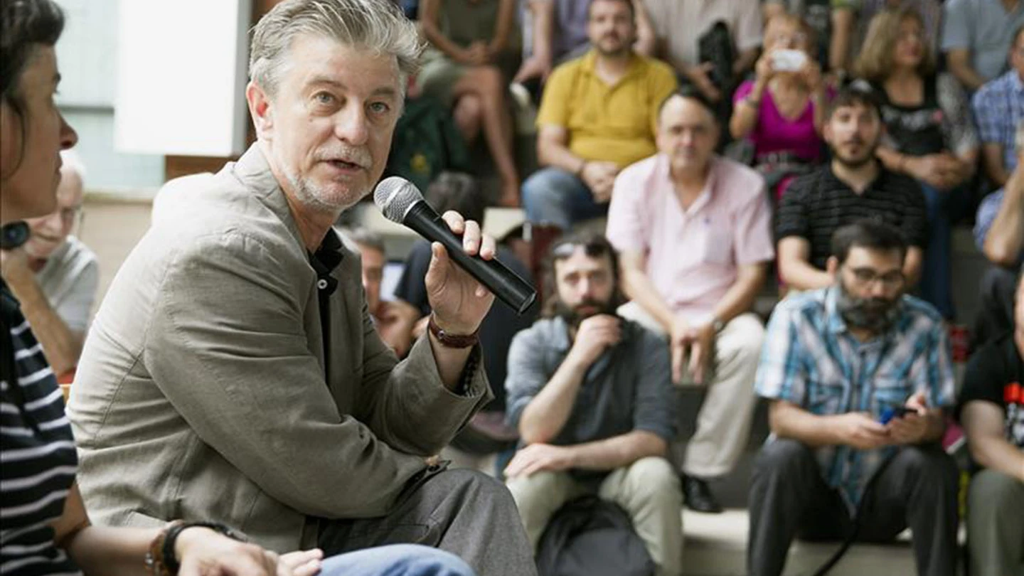 Pedro Santisteve, nuevo alcalde de Zaragoza: "Parar los desahucios, la prioridad" Pedro Santisteve, nuevo alcalde de Zaragoza: "Parar los desahucios, la prioridad"
