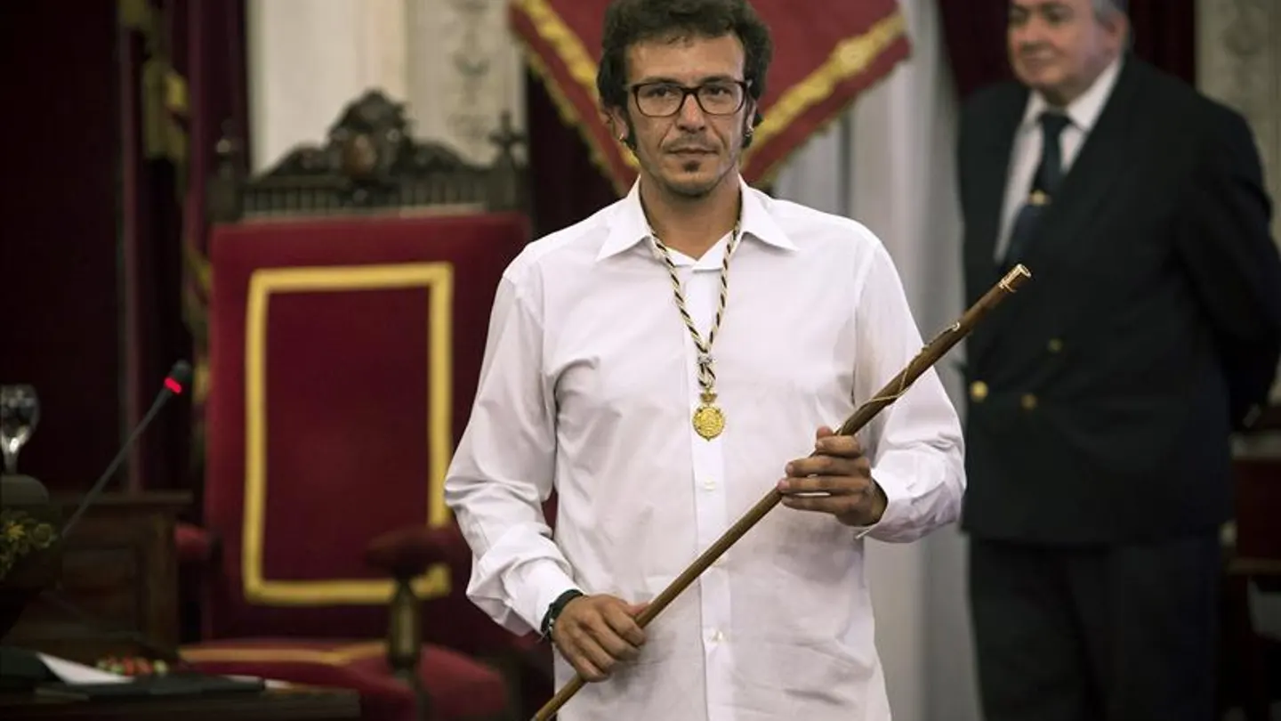 José María González durante su investidura José María González durante su investidura