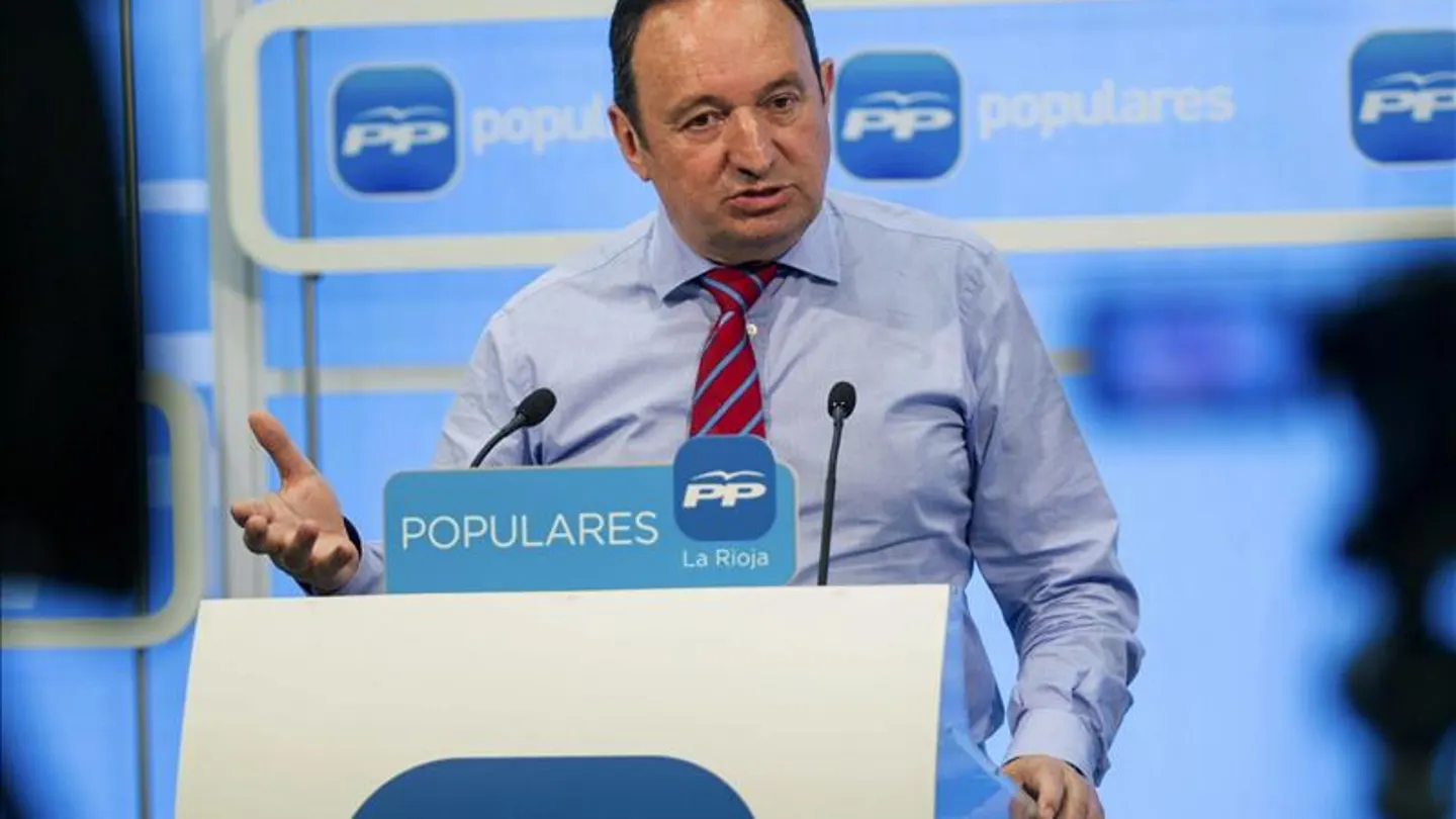 Pedro Sanz no optará a presidir el Gobierno de La Rioja pese a ganar las elecciones Pedro Sanz no optará a presidir el Gobierno de La Rioja pese a ganar las elecciones