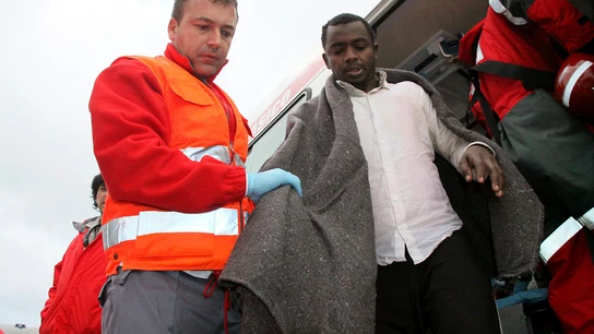 Inmigrante que viajaba en una patera Inmigrante que viajaba en una patera