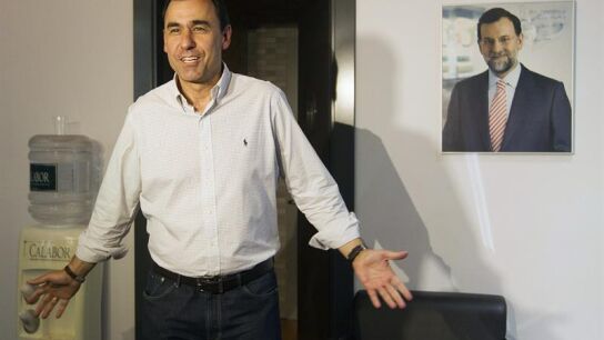 Mart&iacute;nez Ma&iacute;llo antes de una rueda de prensa