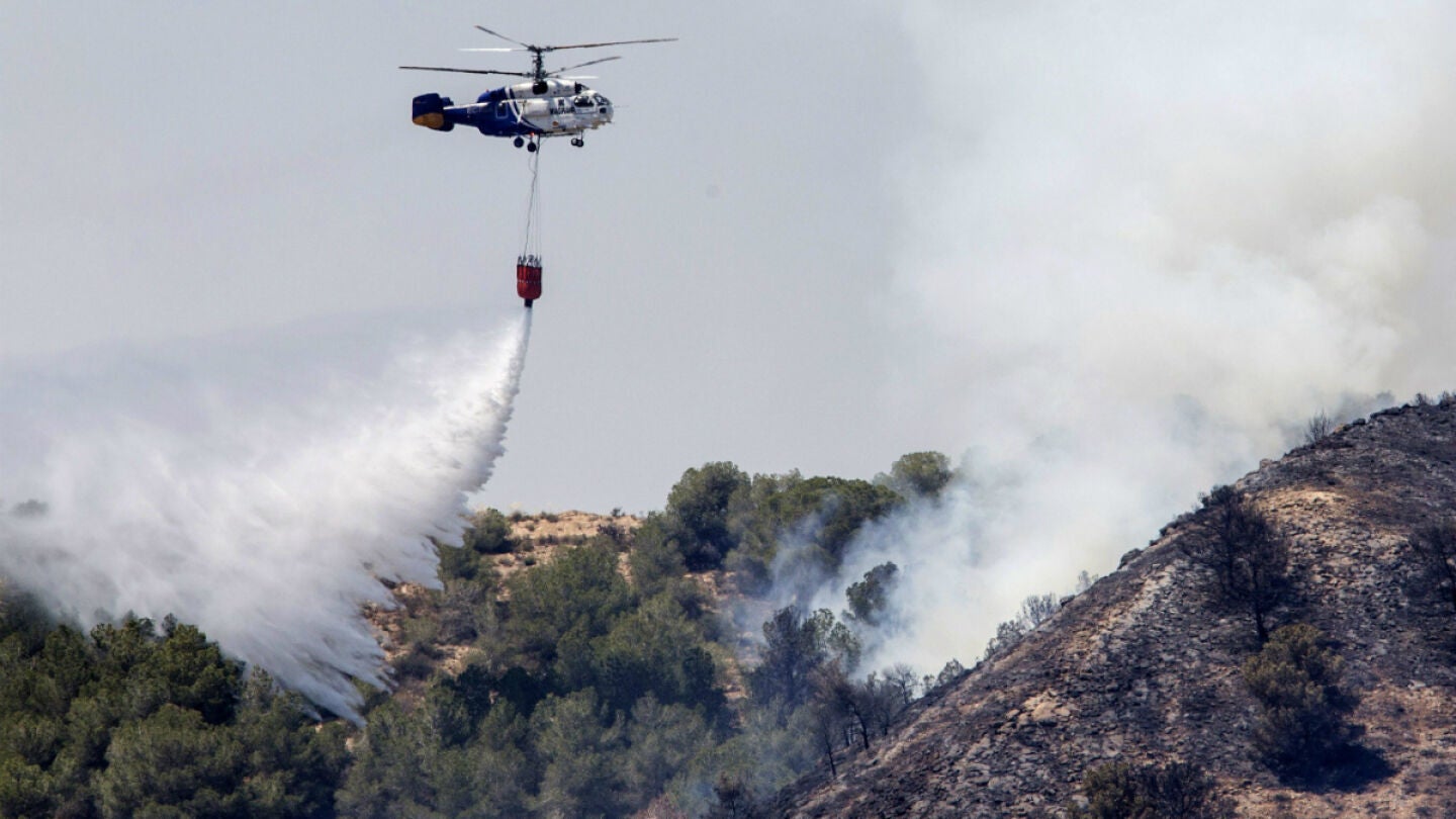 Incendio en el puerto de monta&ntilde;a murciano del Garruchal
