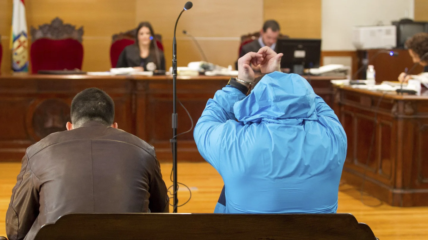 El presunto apuñalador de cinco personas en Lérida ha aceptado una pena de dos años y dos meses de prisión El presunto apuñalador de cinco personas en Lérida ha aceptado una pena de dos años y dos meses de prisión