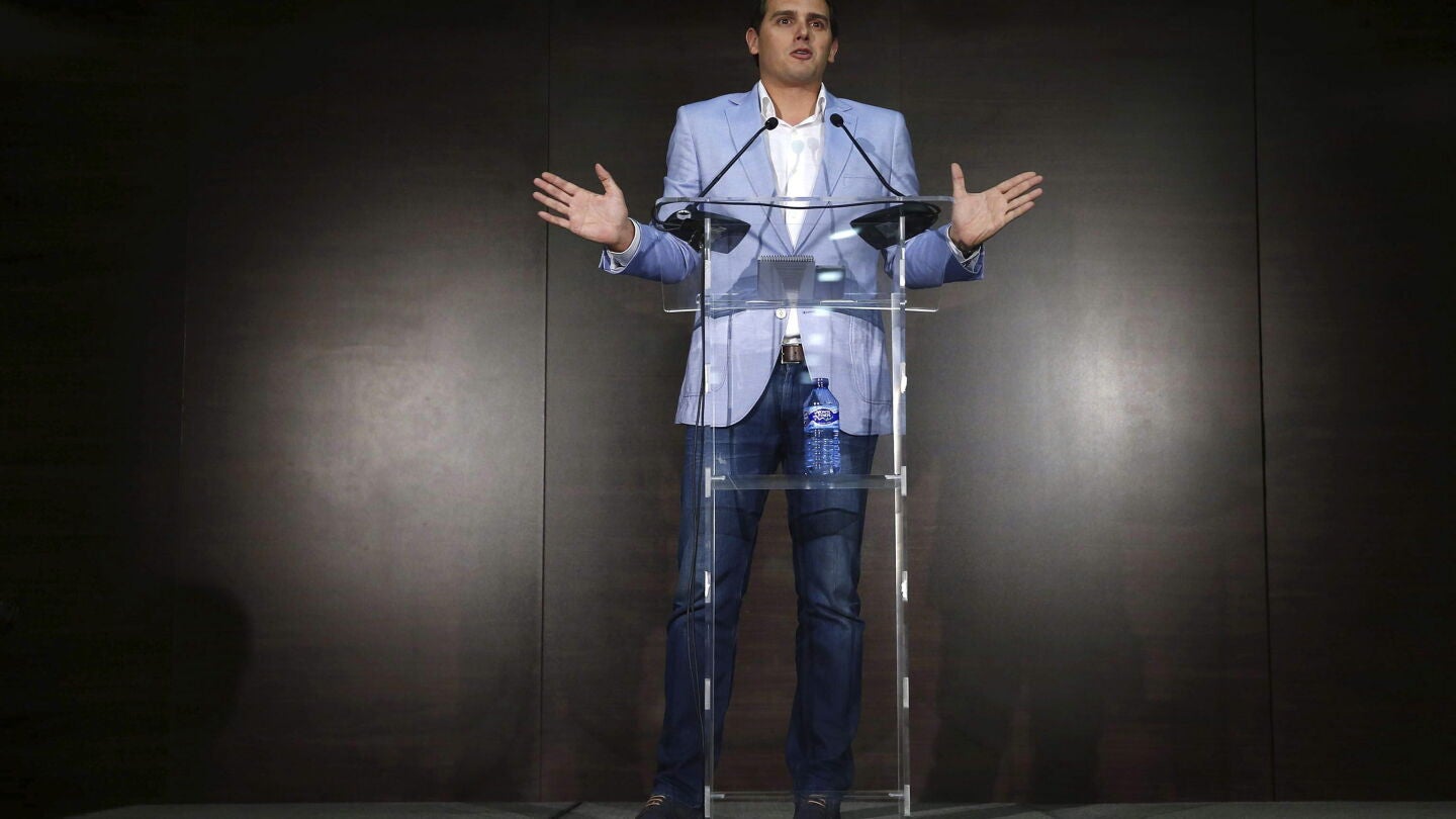  Albert Rivera, ha formalizado la presentaci&oacute;n de su candidatura a las primarias del partido
