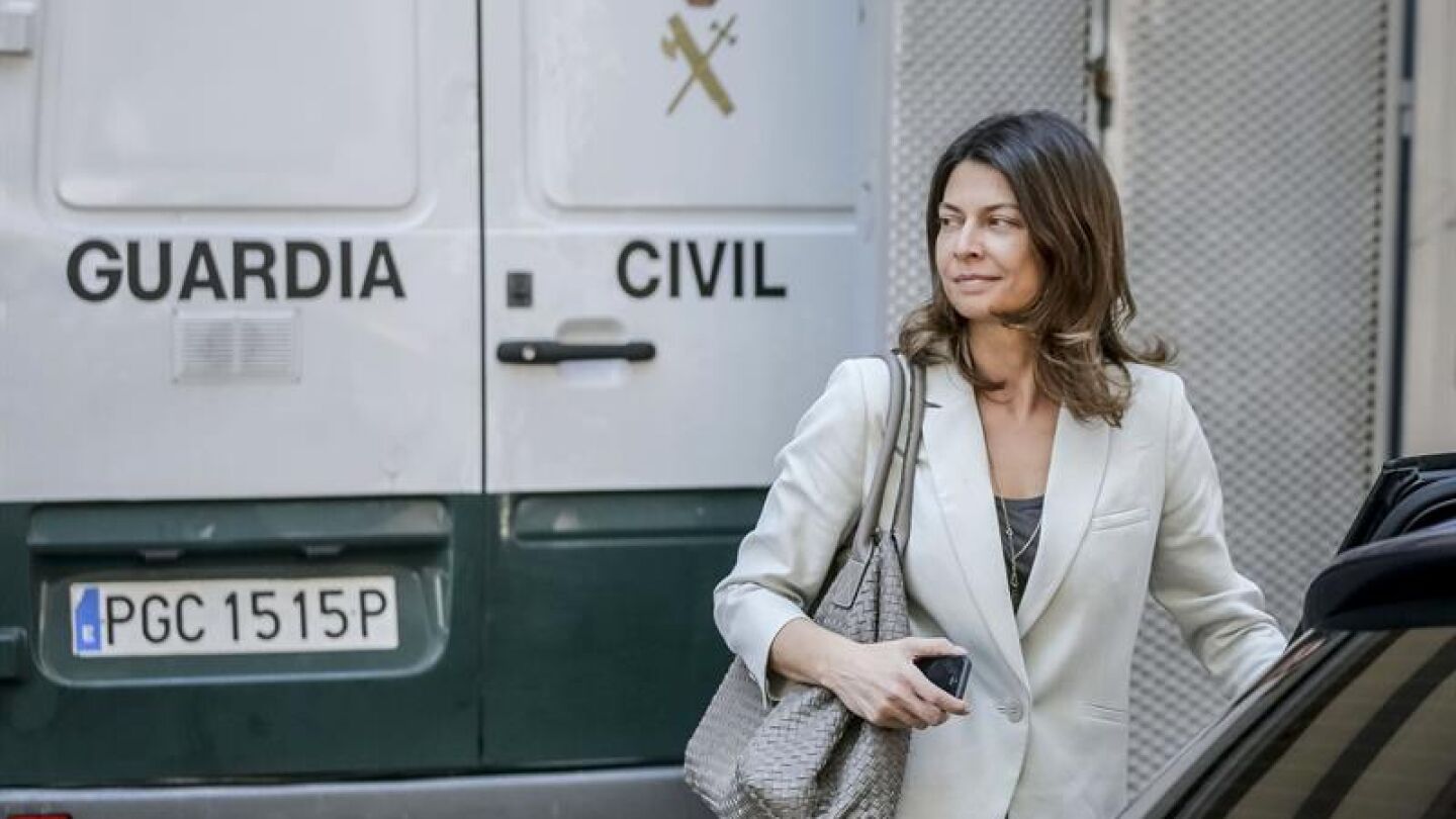 a exconsejera de Educaci&oacute;n Luc&iacute;a Figar