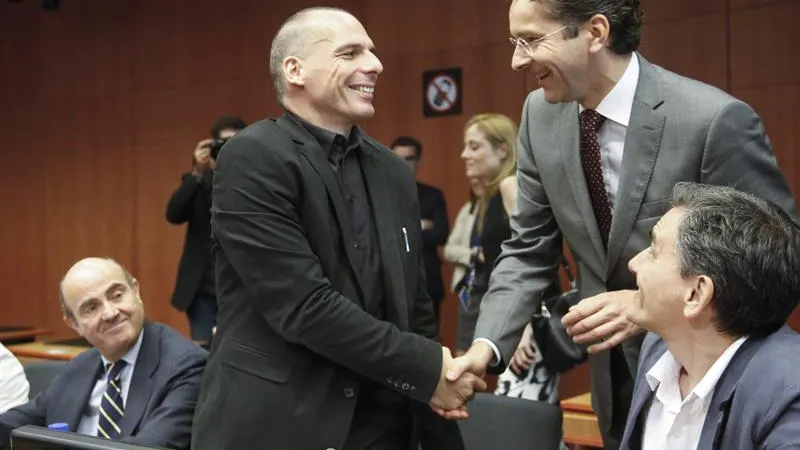 El presidente del Eurogrupo, Jeroen Dijsselbloem y Yanis Varufakis 