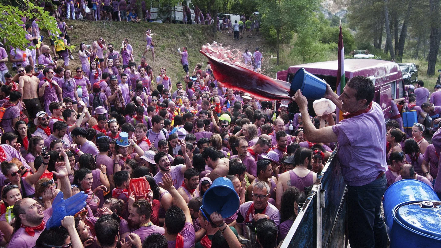 La batalla del Vino en Haro, La Rioja La batalla del Vino en Haro, La Rioja
