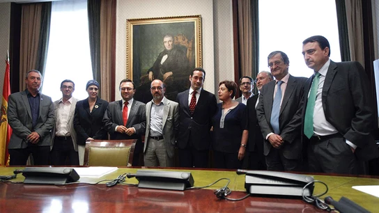 La oposición recurre al TC y espera derogar la "cadena perpetua encubierta" La oposición recurre al TC y espera derogar la "cadena perpetua encubierta"
