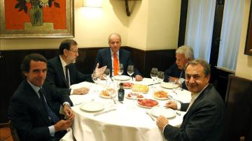Los expresidentes Aznar, González y Zapatero cenaron junto a Rajoy y el Rey Juan Carlos.