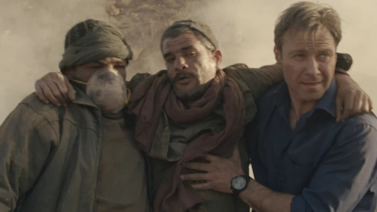 Frank ayuda a los supervivientes Frank ayuda a los supervivientes